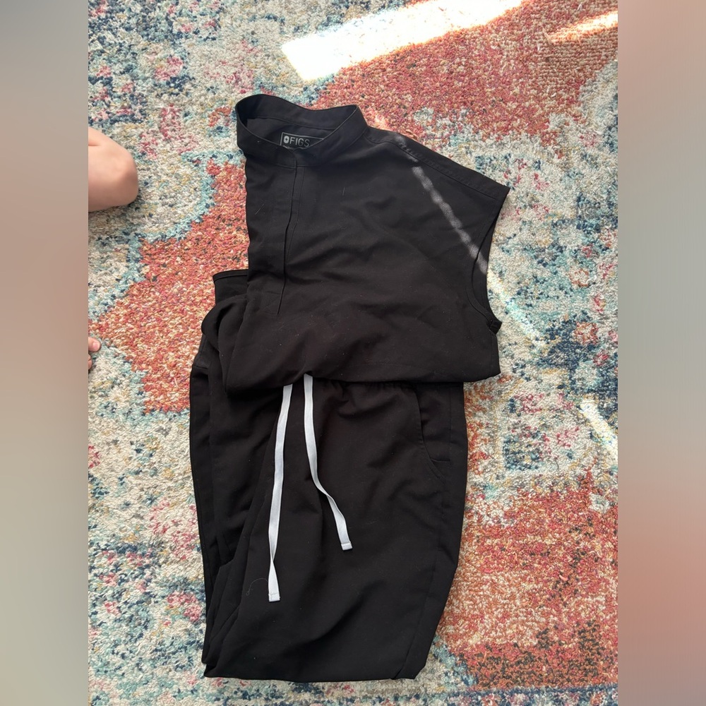 Figs scrubs black set size XL